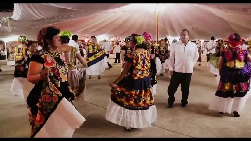 Las Velas de Juchitán tradición zapoteca fiesta Istmo de Tehuantepec